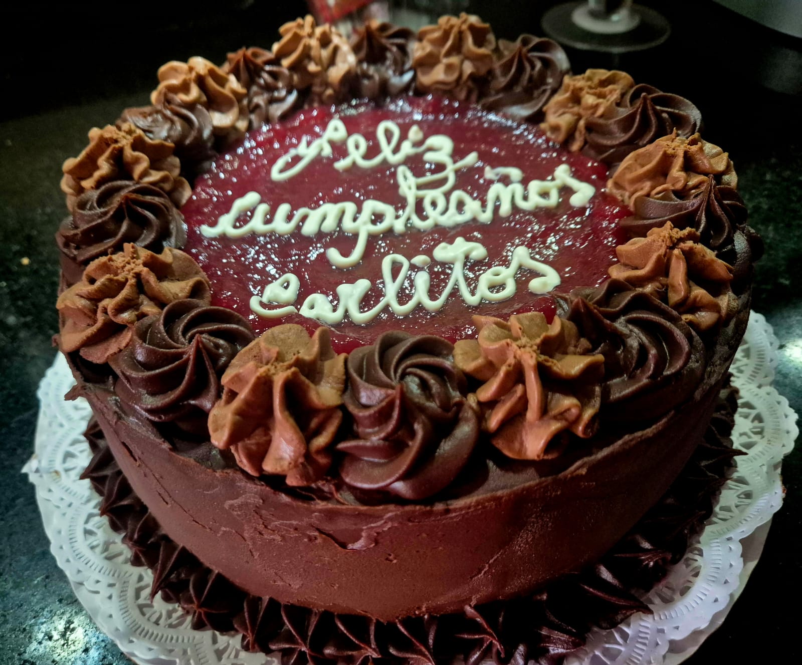 Torta de chocolate con frambuesa